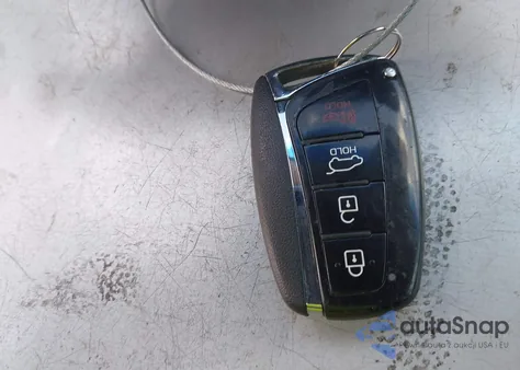 2017 Hyundai Santa Fe Sport 2.4L z USA, uszkodzony, nr VIN 5XYZU3LB5HG457936